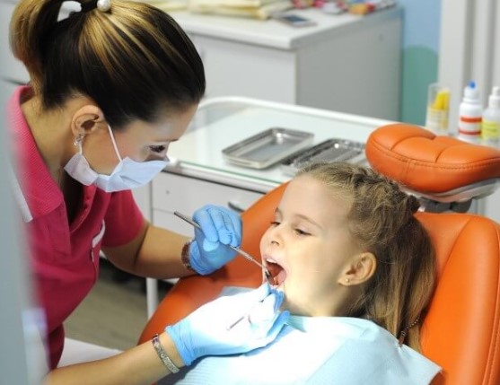 Герметизация фиссур. Что это? В каких случаях она нужна?